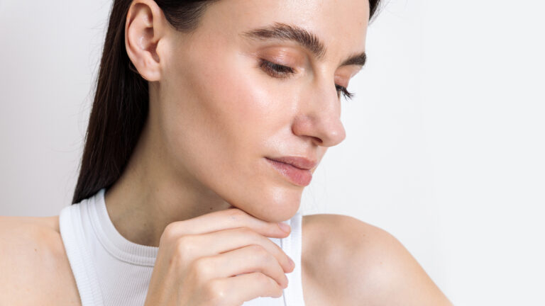 How I Finally Cleared Hormonal Acne With PCOS (My Simple Routine)